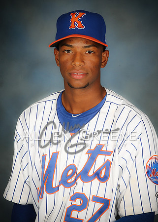 135 Willy Taveras RHP-2